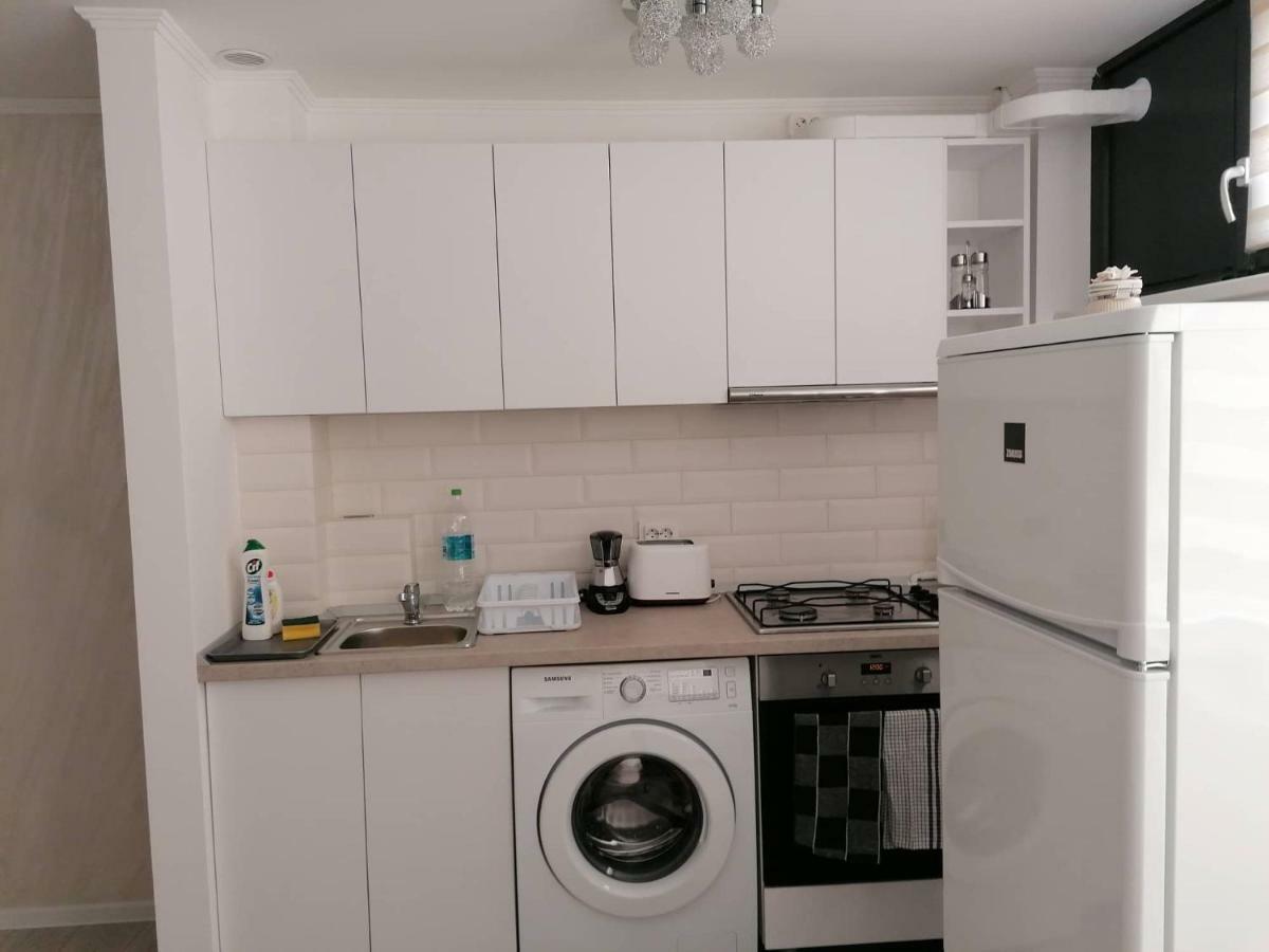 White Studio Apartment Cluj-Napoca Ngoại thất bức ảnh
