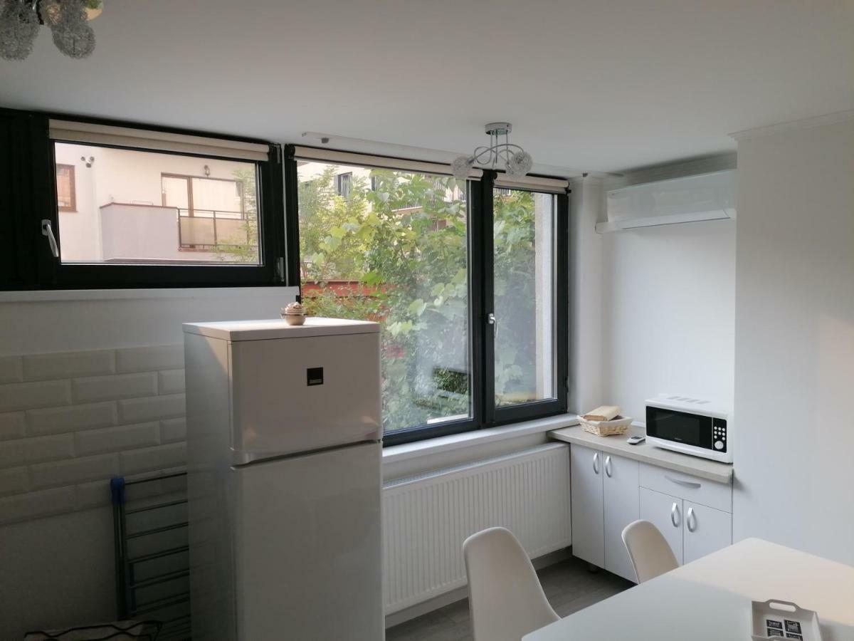 White Studio Apartment Cluj-Napoca Ngoại thất bức ảnh